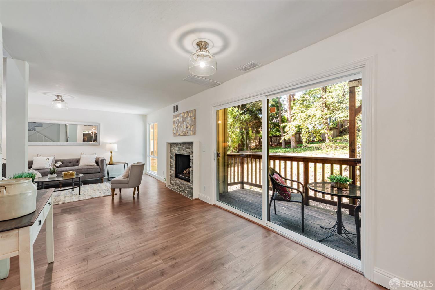 Detail Gallery Image 25 of 58 For 4444 Clarewood Dr, Oakland,  CA 94618 - 2 Beds | 2/1 Baths
