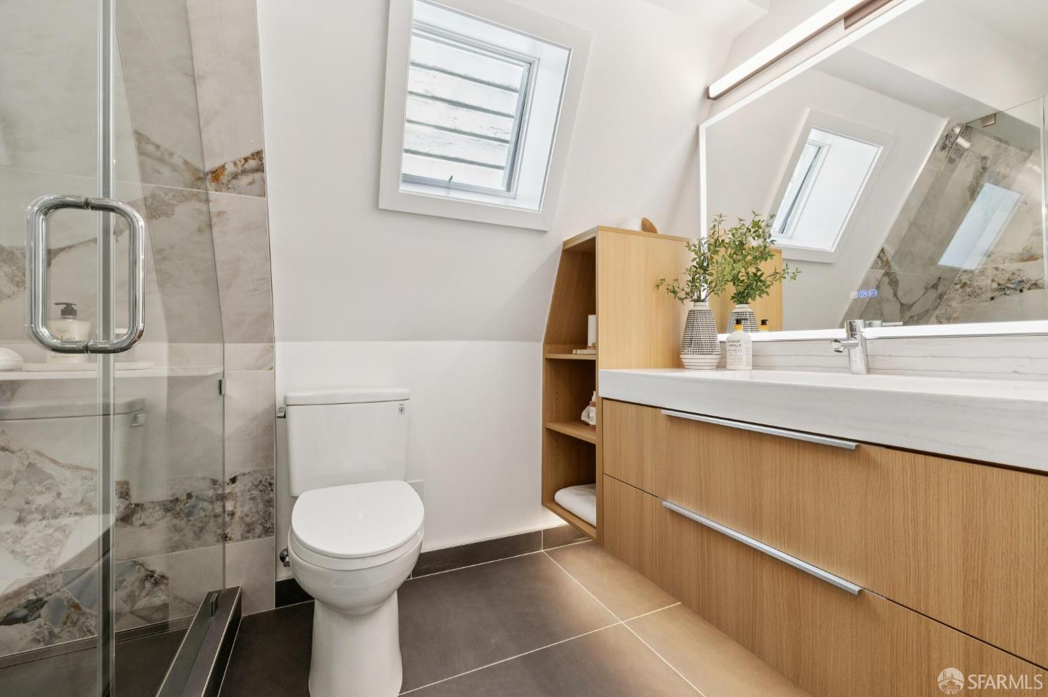 Detail Gallery Image 62 of 83 For 331 London St, San Francisco,  CA 94112 - 4 Beds | 3/1 Baths