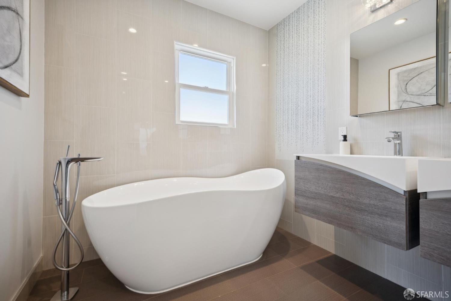 Detail Gallery Image 25 of 71 For 850 Darien Way, San Francisco,  CA 94127 - 5 Beds | 5/1 Baths
