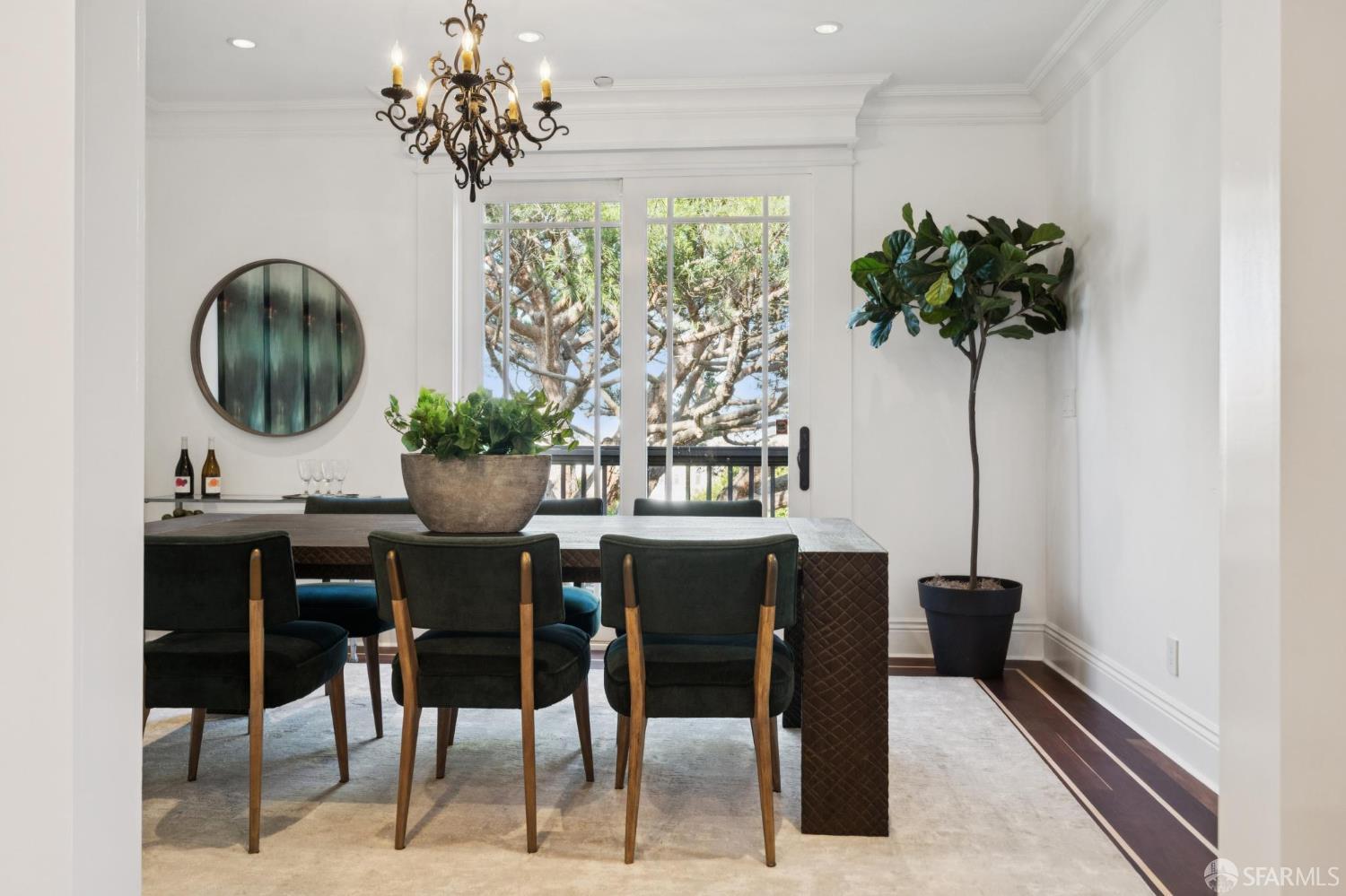 Detail Gallery Image 16 of 93 For 729 Douglass St, San Francisco,  CA 94114 - 7 Beds | 7 Baths