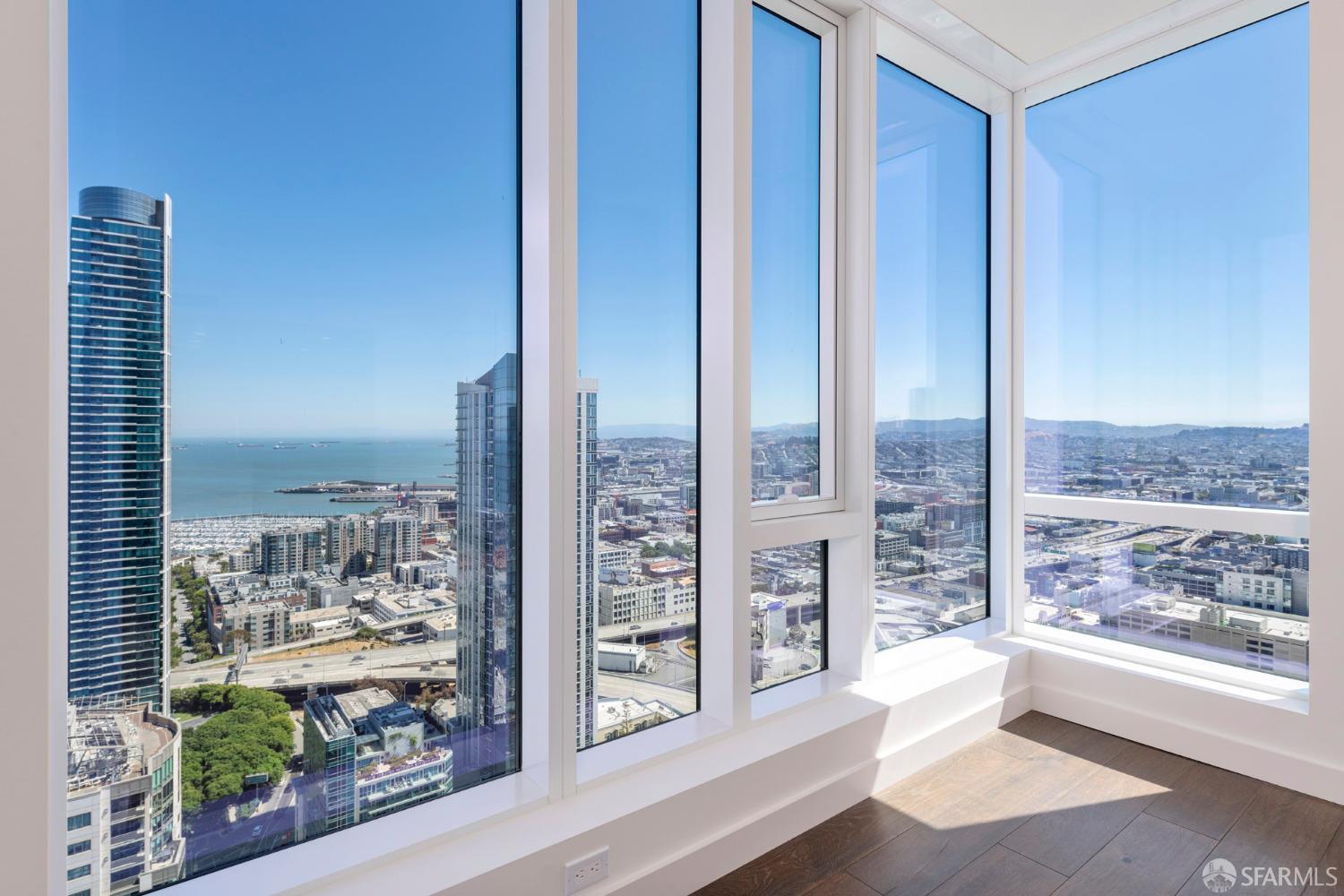 Detail Gallery Image 3 of 45 For 488 Folsom St #4305,  San Francisco,  CA 94105 - 2 Beds | 2/1 Baths