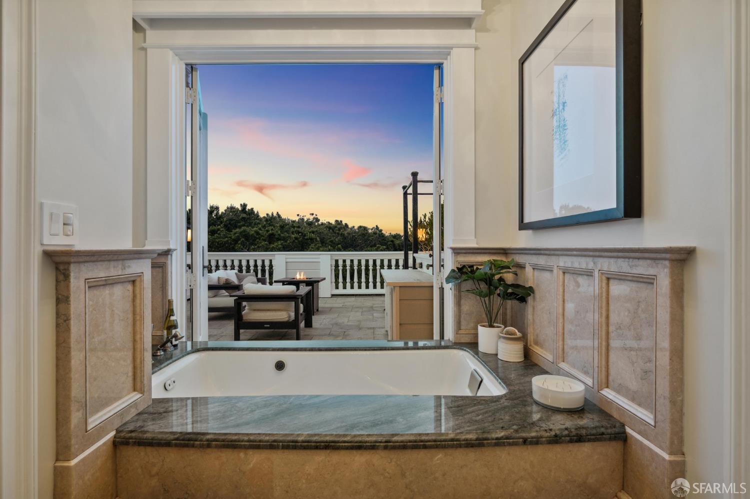 Detail Gallery Image 31 of 94 For 729 Douglass St, San Francisco,  CA 94114 - – Beds | – Baths