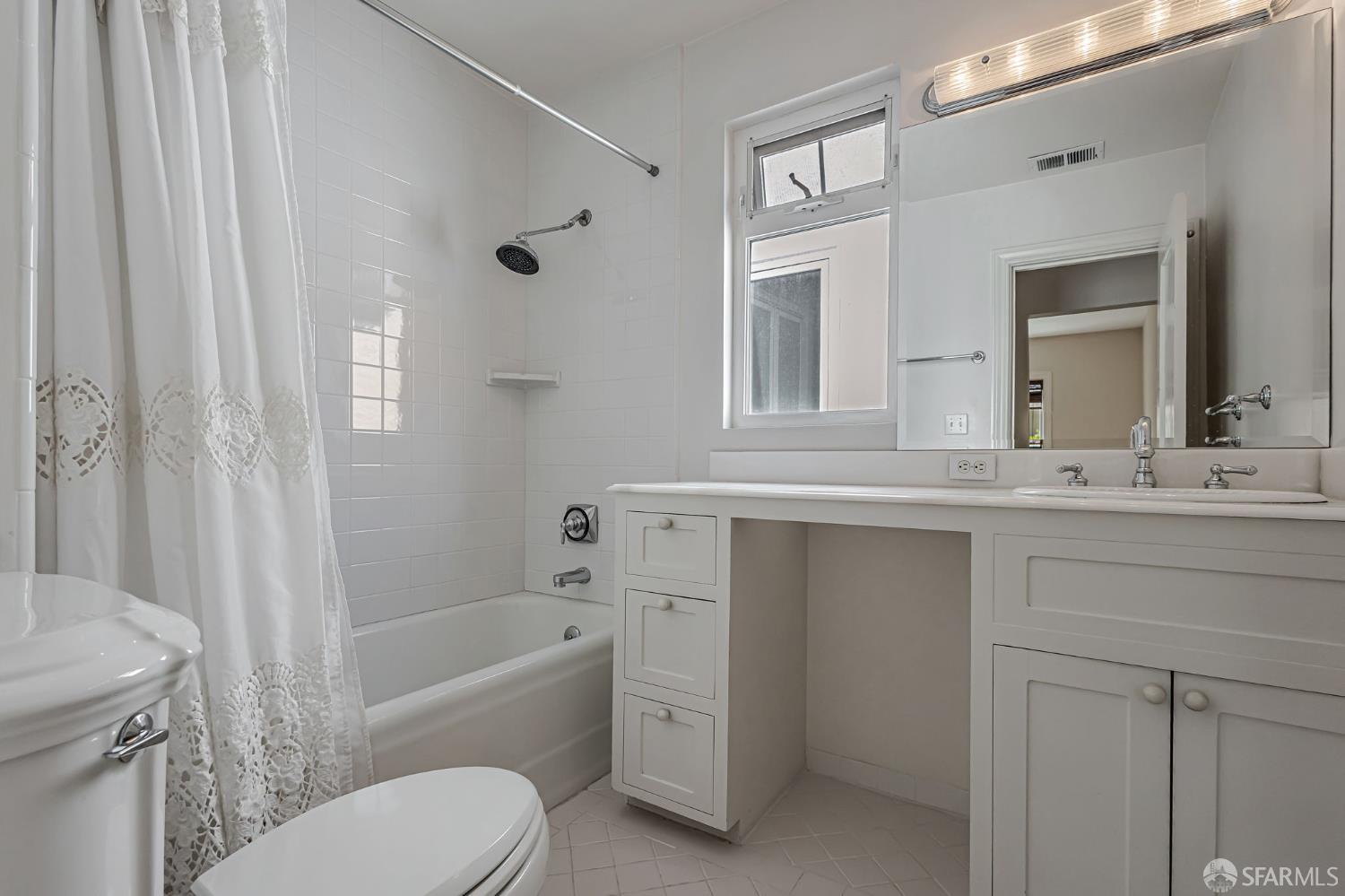 Detail Gallery Image 55 of 64 For 181 Marina Blvd, San Francisco,  CA 94123 - 3 Beds | 3/1 Baths
