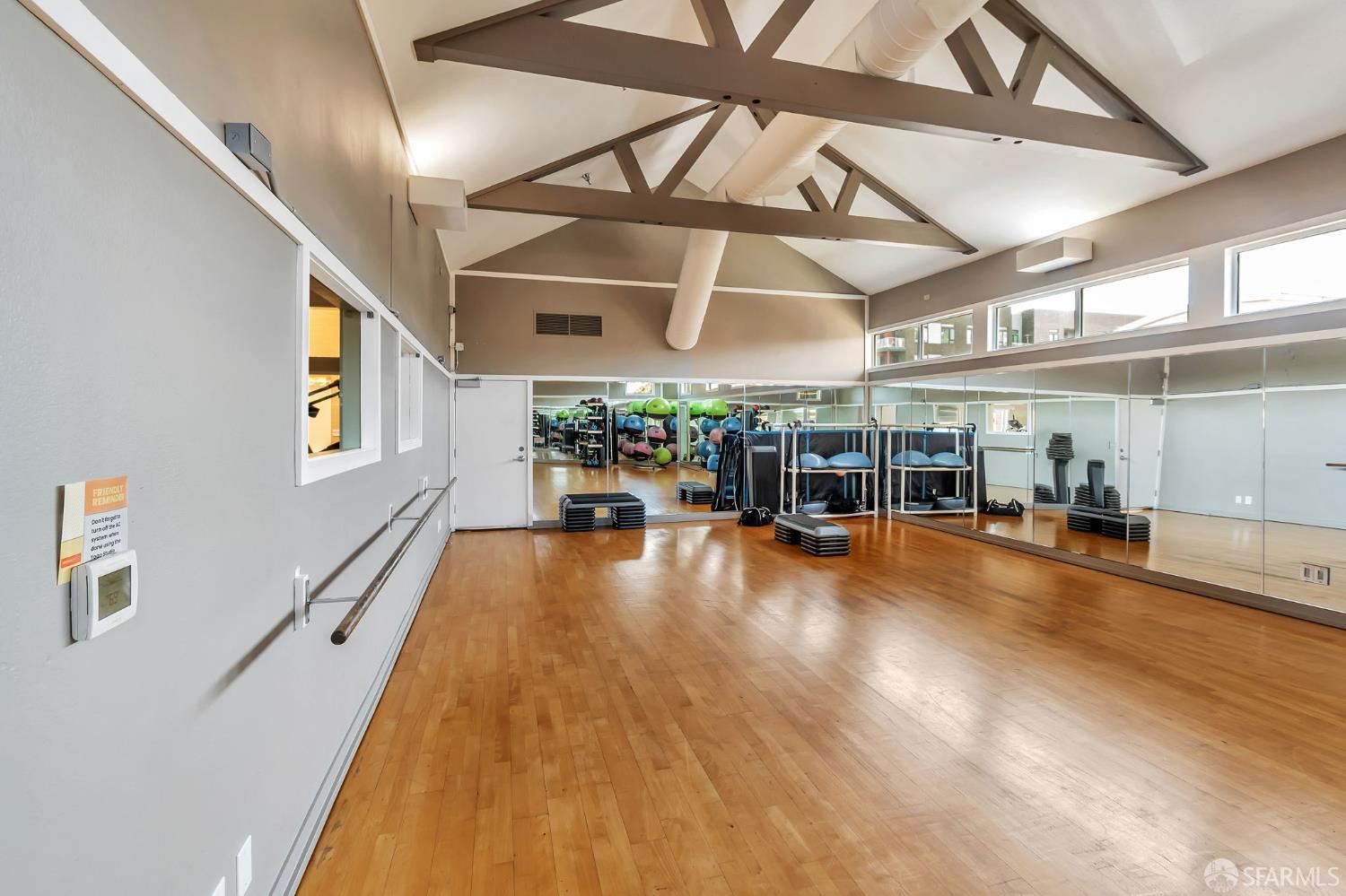 Detail Gallery Image 21 of 37 For 6400 Christie Ave #4415,  Emeryville,  CA 94608 - 1 Beds | 1 Baths