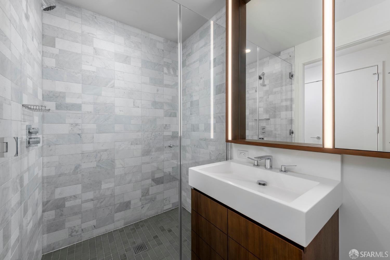 Detail Gallery Image 20 of 45 For 488 Folsom St #4305,  San Francisco,  CA 94105 - 2 Beds | 2/1 Baths