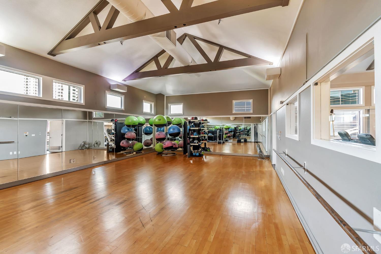 Detail Gallery Image 22 of 37 For 6400 Christie Ave #4415,  Emeryville,  CA 94608 - 1 Beds | 1 Baths