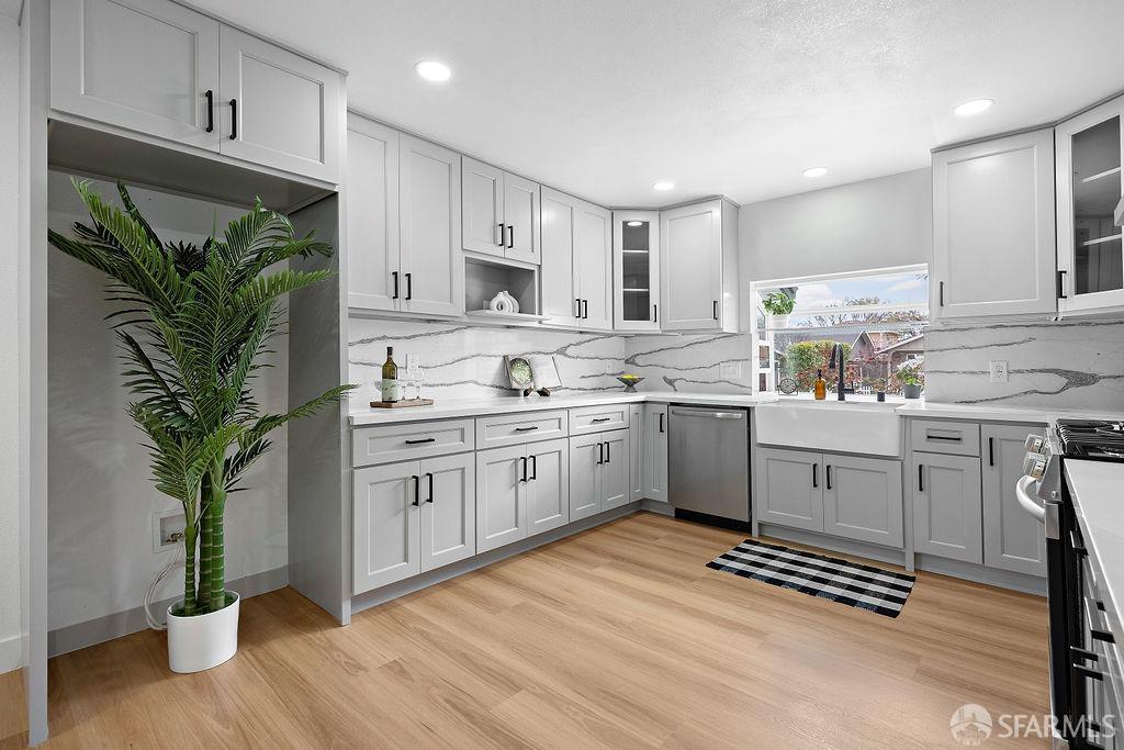 Detail Gallery Image 11 of 26 For 1395 Boysea Dr, San Jose,  CA 95118 - 3 Beds | 2 Baths