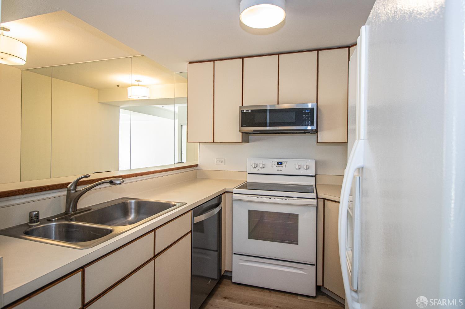 Photo #21: 425051696 Listing: Photo #21