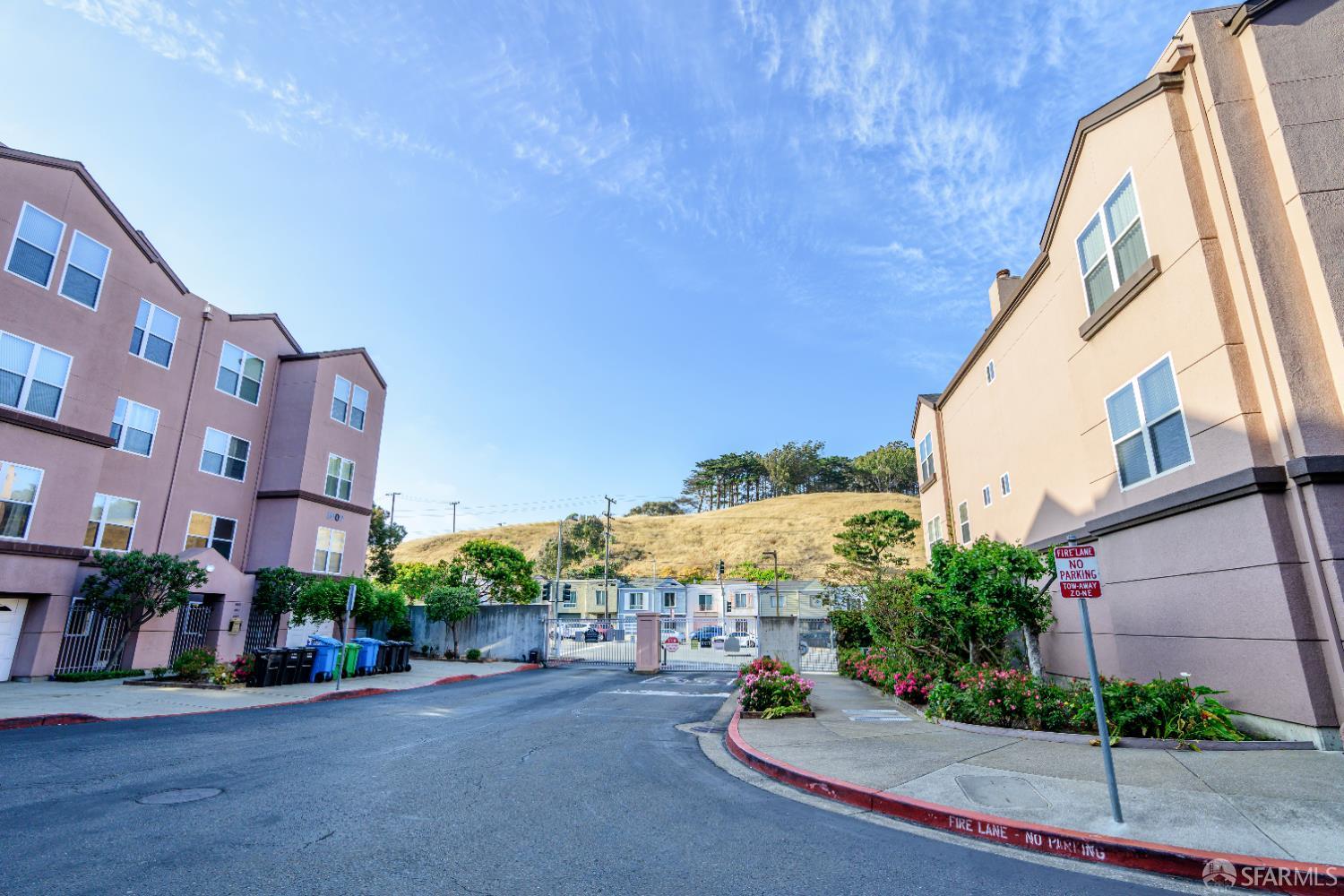 Detail Gallery Image 71 of 76 For 103 Stoneridge Ln #2210,  San Francisco,  CA 94134 - 3 Beds | 2 Baths