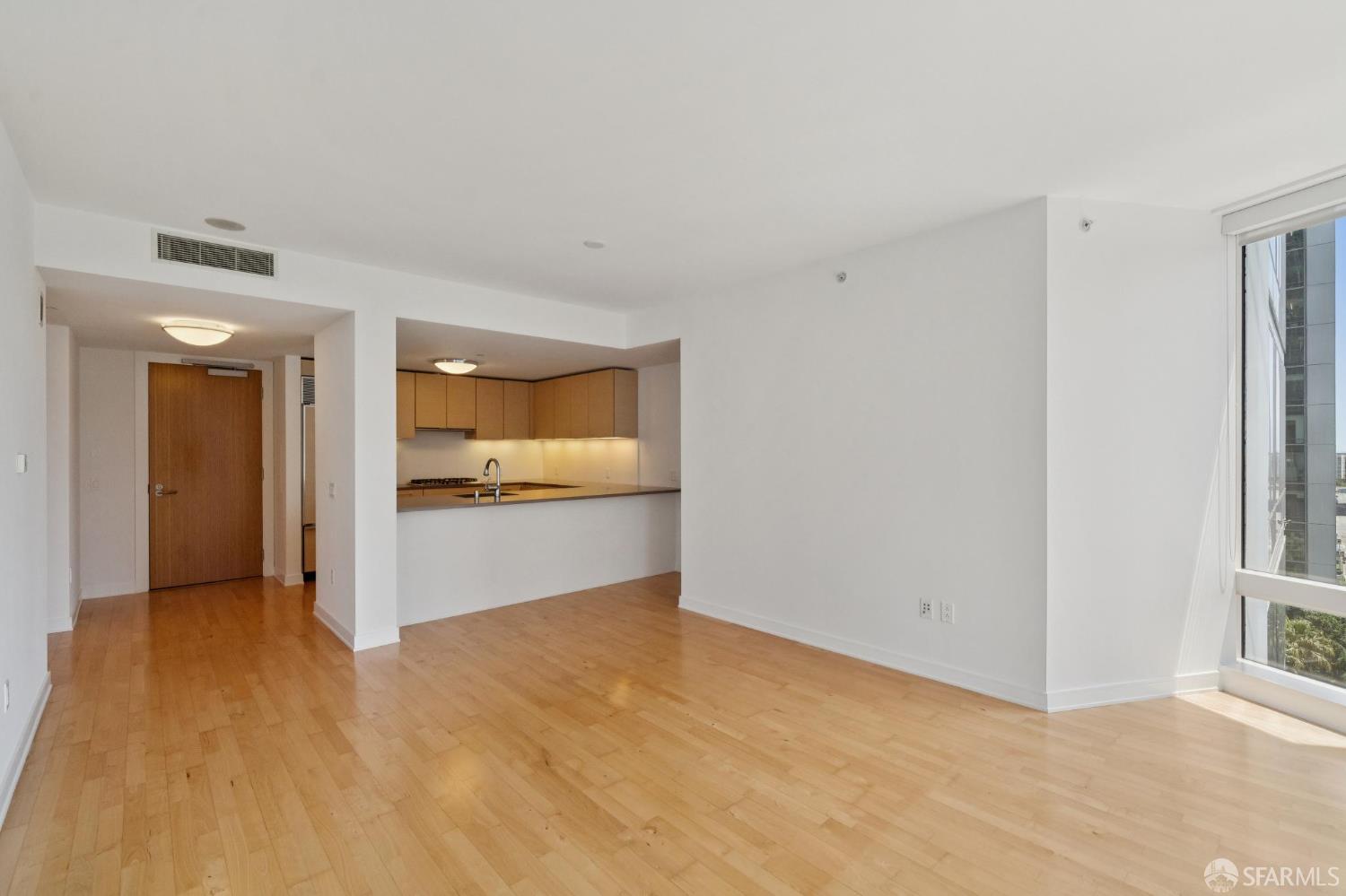 Photo #14: 425051305 Listing: Photo #14