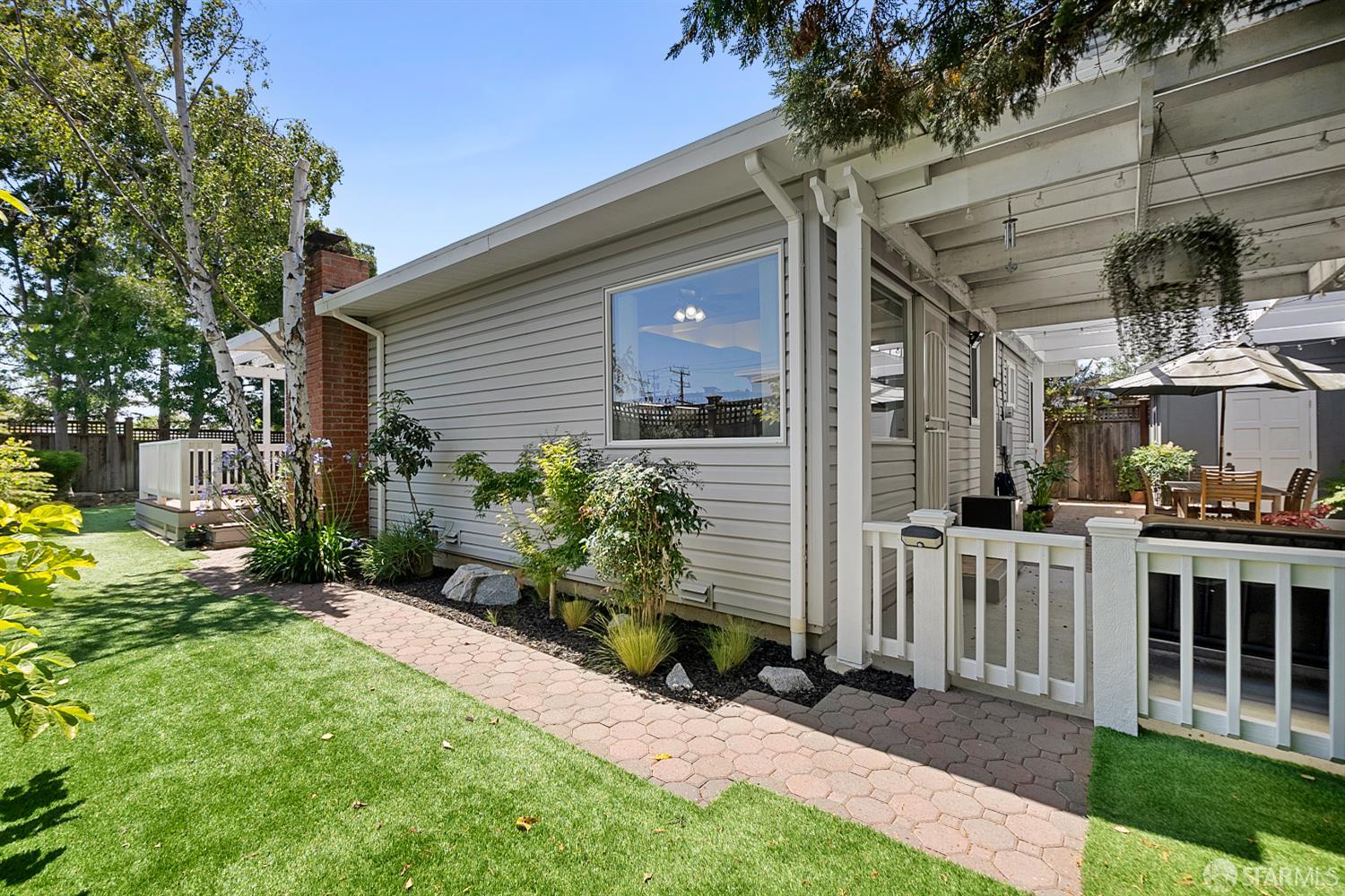 Detail Gallery Image 29 of 38 For 1811 Hamlet St, San Mateo,  CA 94403 - 3 Beds | 2 Baths