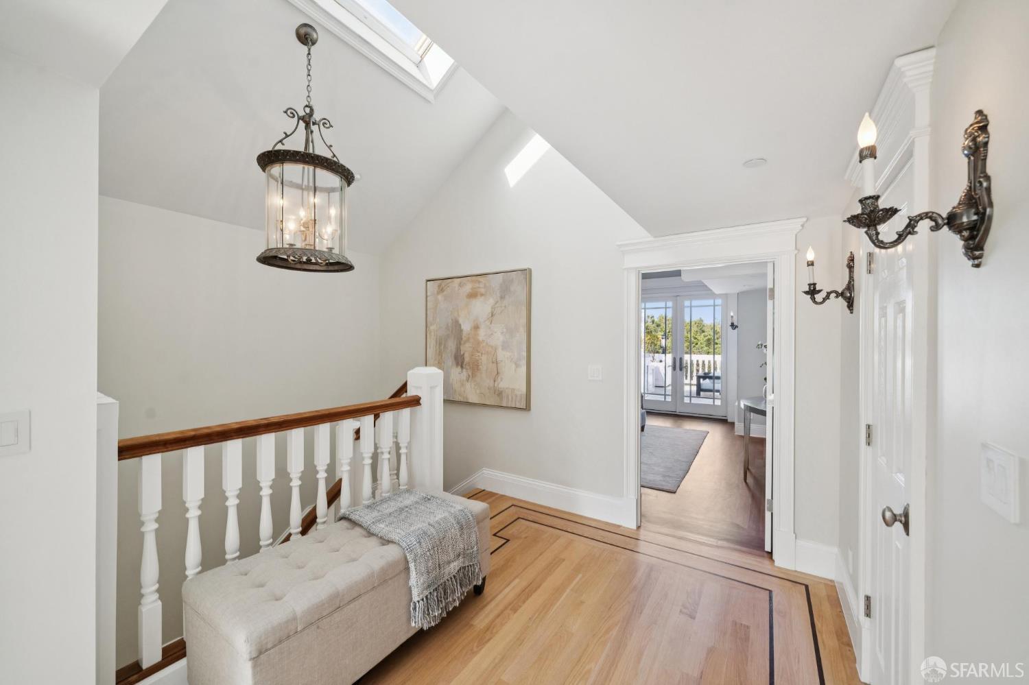 Detail Gallery Image 25 of 94 For 729 Douglass St, San Francisco,  CA 94114 - – Beds | – Baths