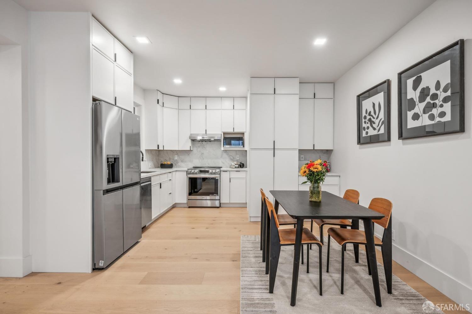 Photo #6: 425051353 Listing 