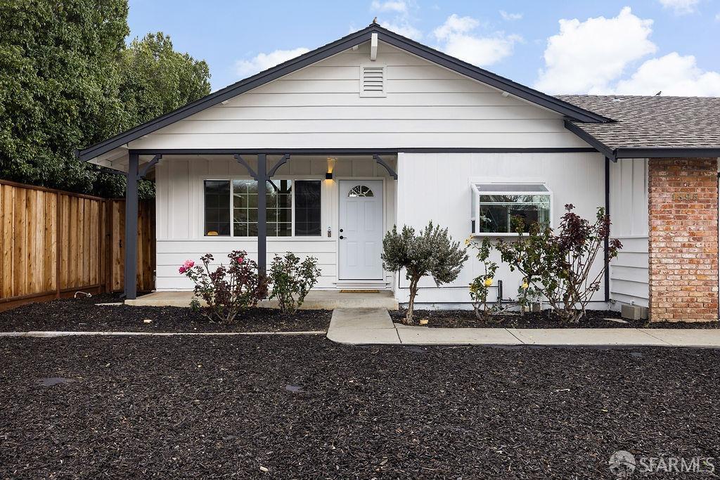 Detail Gallery Image 3 of 26 For 1395 Boysea Dr, San Jose,  CA 95118 - 3 Beds | 2 Baths