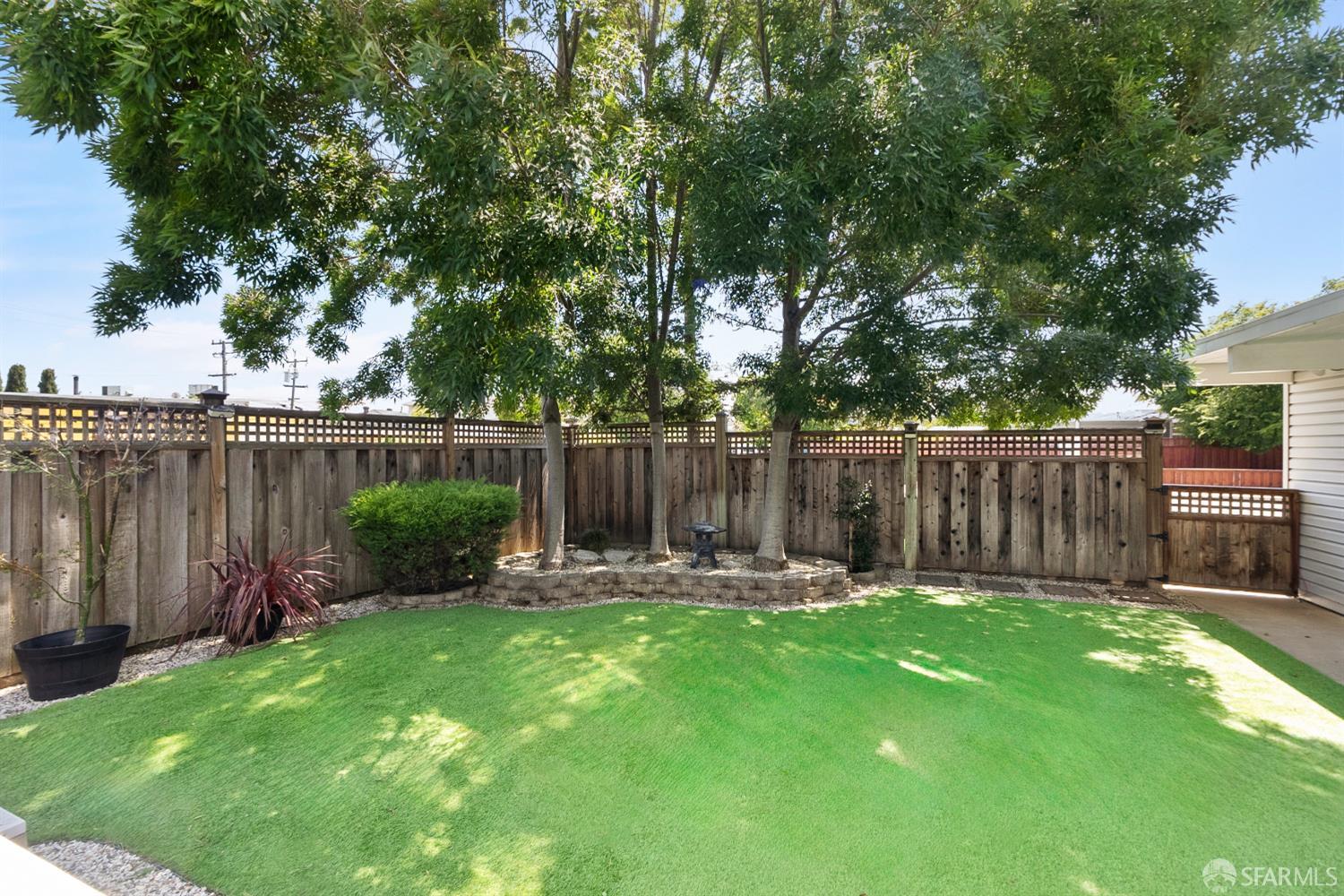 Detail Gallery Image 34 of 38 For 1811 Hamlet St, San Mateo,  CA 94403 - 3 Beds | 2 Baths