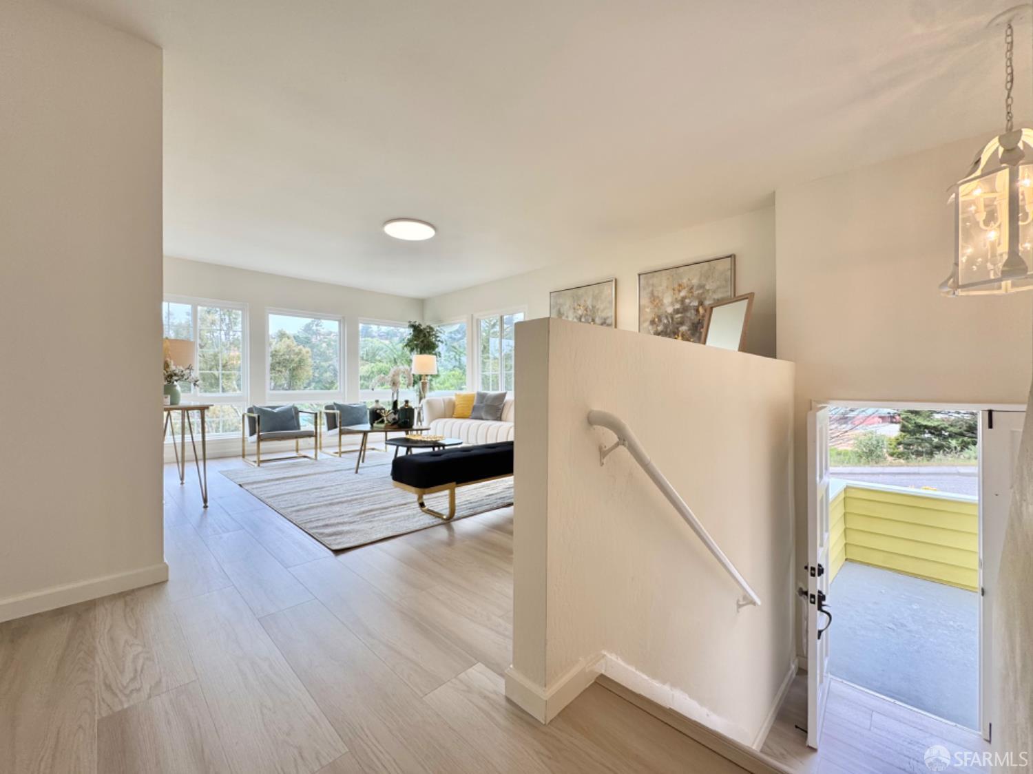 Detail Gallery Image 9 of 53 For 949 Yosemite Dr, Pacifica,  CA 94044 - 3 Beds | 2 Baths