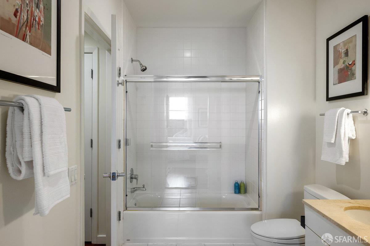 Photo #17: 425048716 Listing: Photo #17
