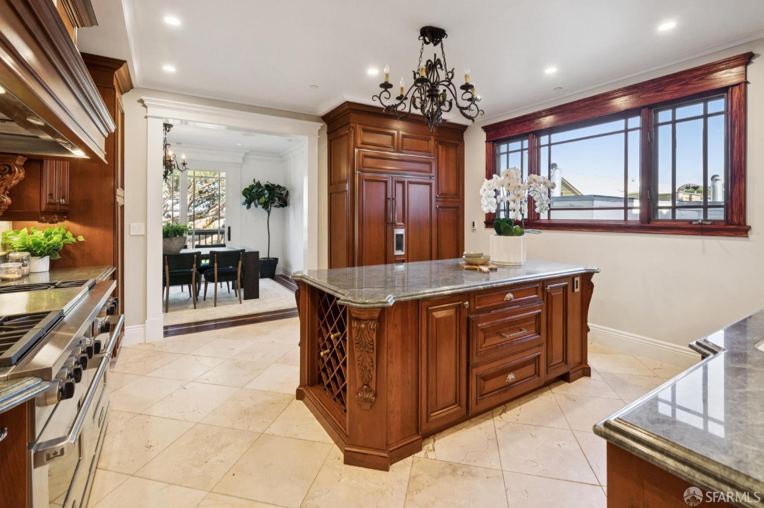 Detail Gallery Image 15 of 94 For 729 Douglass St, San Francisco,  CA 94114 - – Beds | – Baths