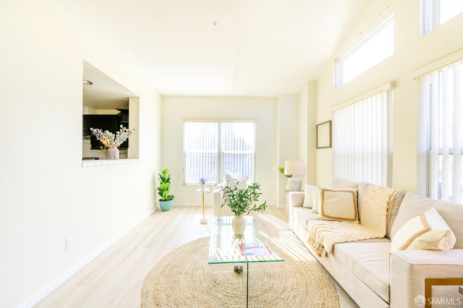 Detail Gallery Image 5 of 76 For 103 Stoneridge Ln #2210,  San Francisco,  CA 94134 - 3 Beds | 2 Baths