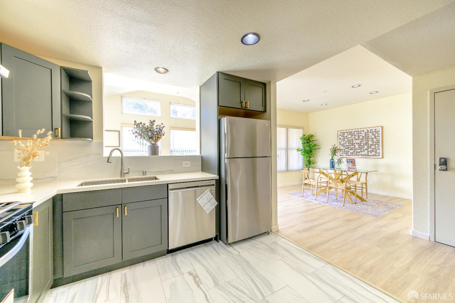 Detail Gallery Image 29 of 76 For 103 Stoneridge Ln #2210,  San Francisco,  CA 94134 - 3 Beds | 2 Baths