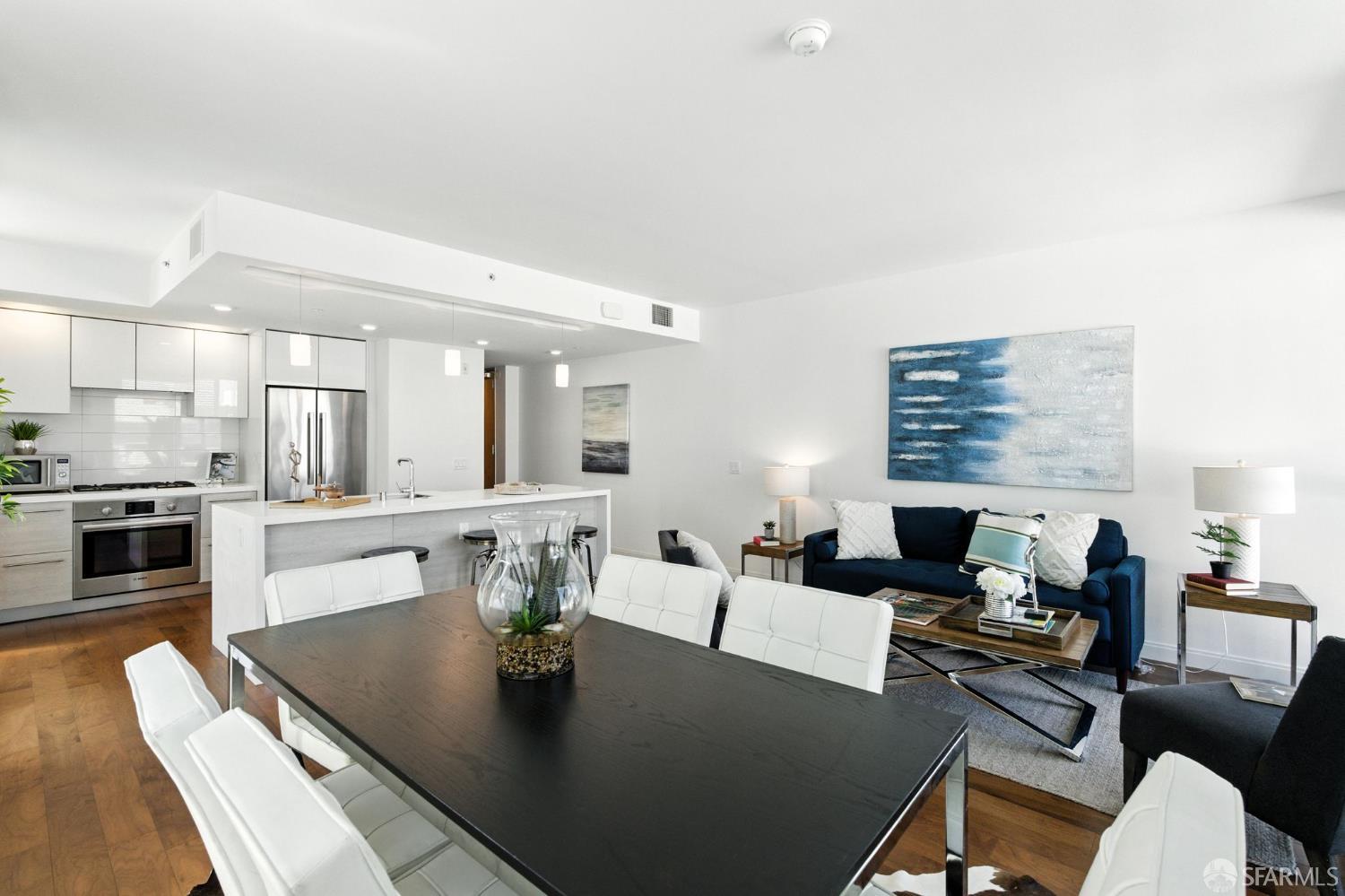 Photo #4: 425051177 Listing 