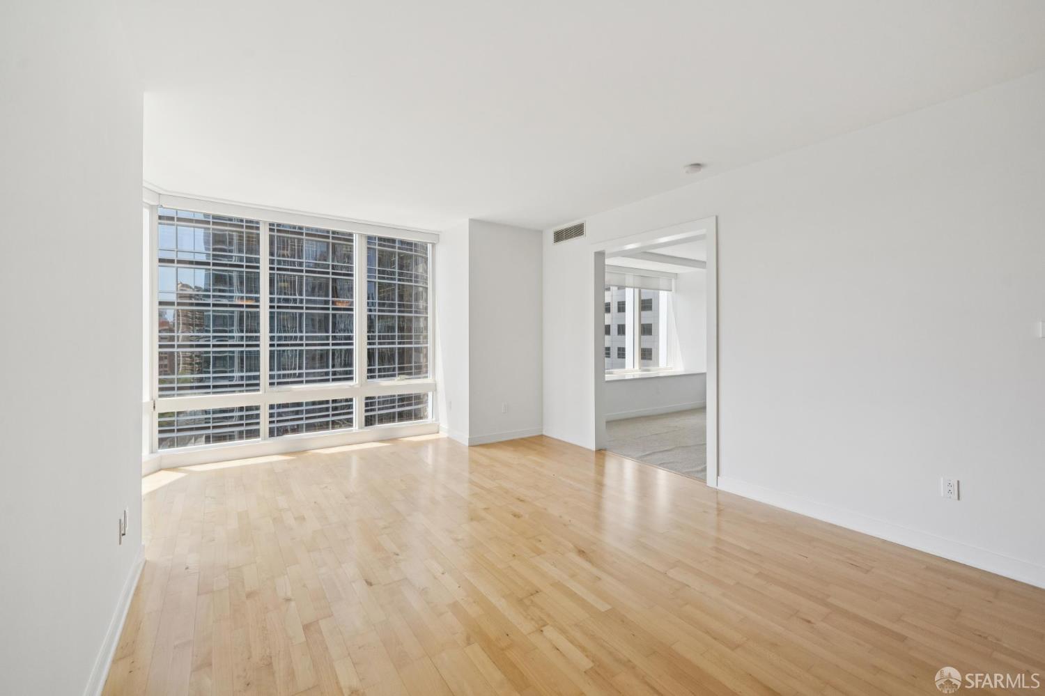 Photo #9: 425051305 Listing: Photo #9