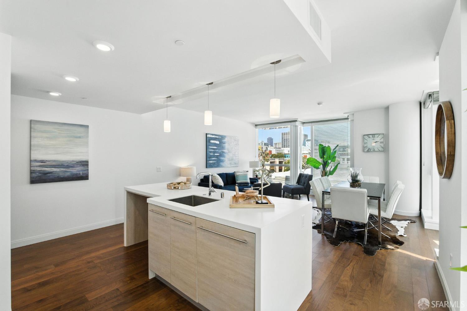 Photo #7: 425051177 Listing: Photo #7