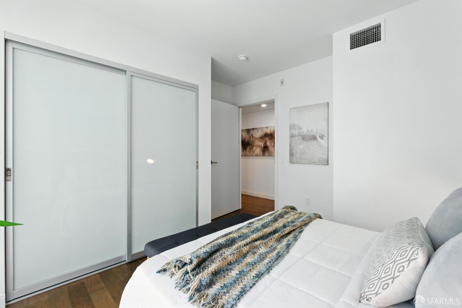 Photo #11: 425051177 Listing: Photo #11