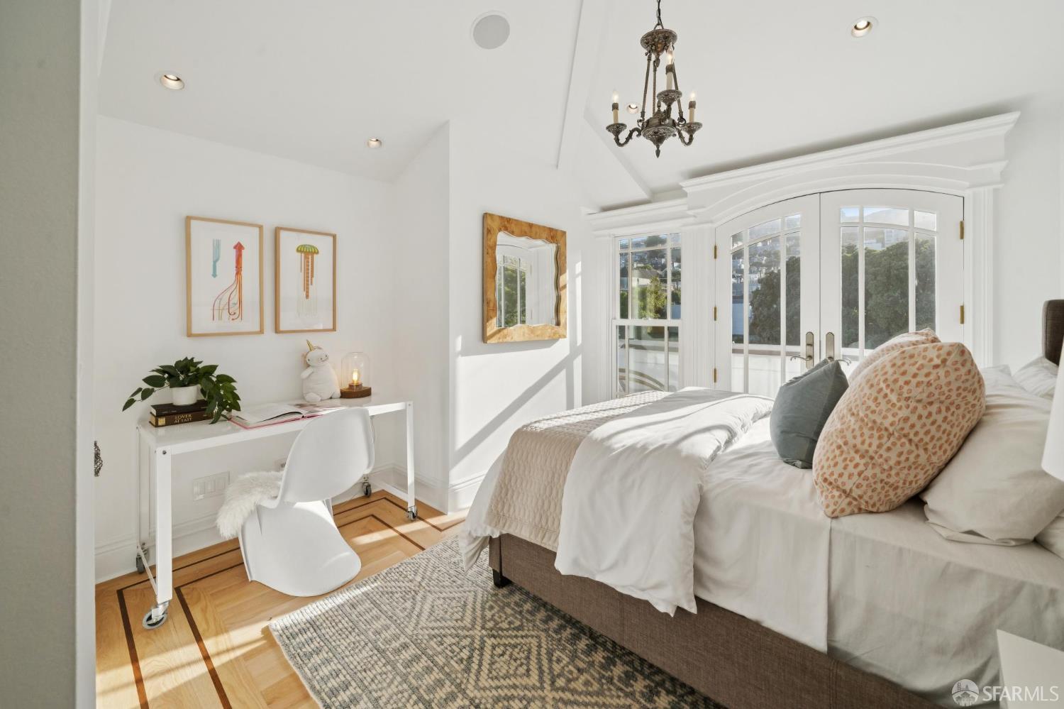 Detail Gallery Image 45 of 94 For 729 Douglass St, San Francisco,  CA 94114 - – Beds | – Baths
