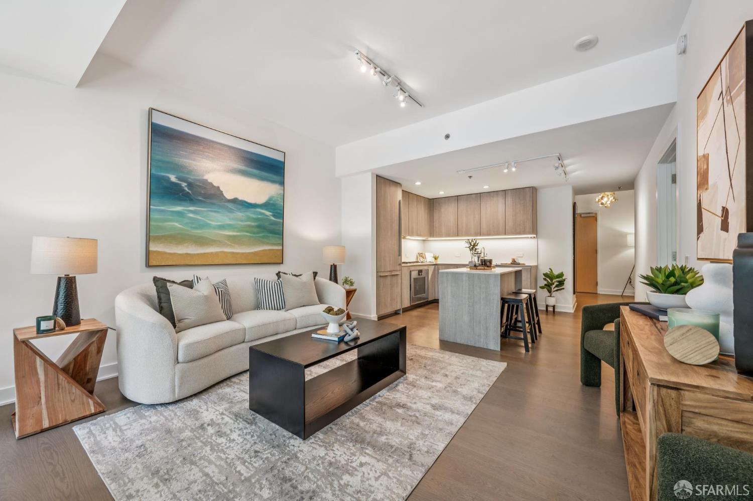 Photo #4: 425048219 Listing 