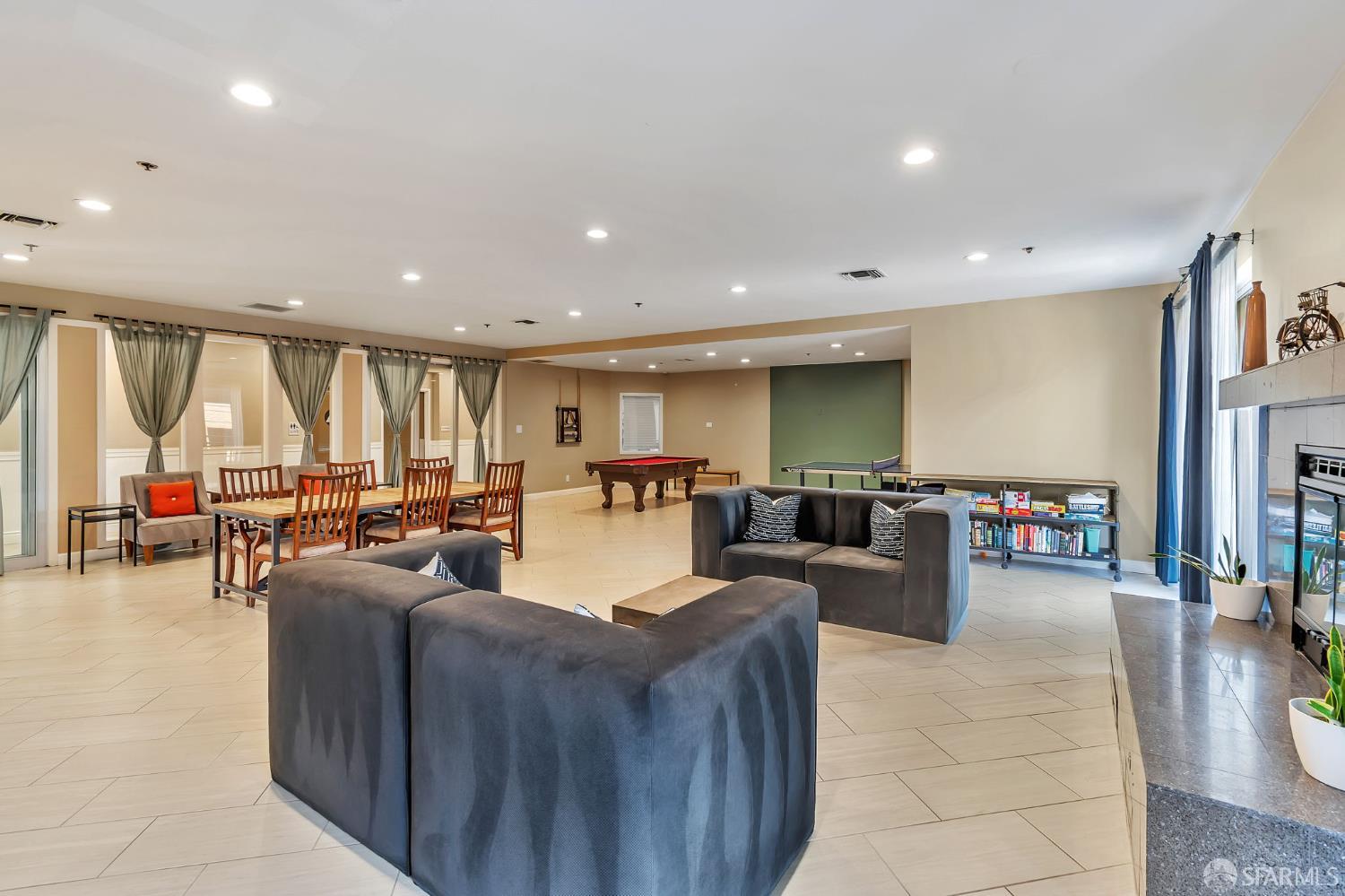 Detail Gallery Image 16 of 37 For 6400 Christie Ave #4415,  Emeryville,  CA 94608 - 1 Beds | 1 Baths
