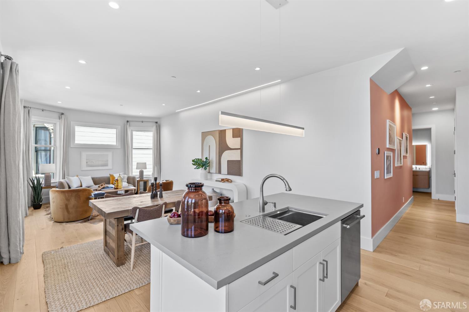 Photo #6: 425051469 Listing 