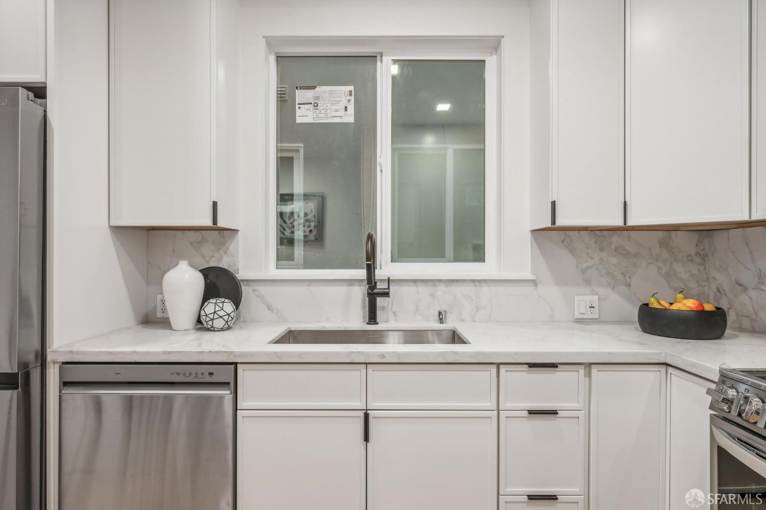 Photo #10: 425051353 Listing: Photo #10