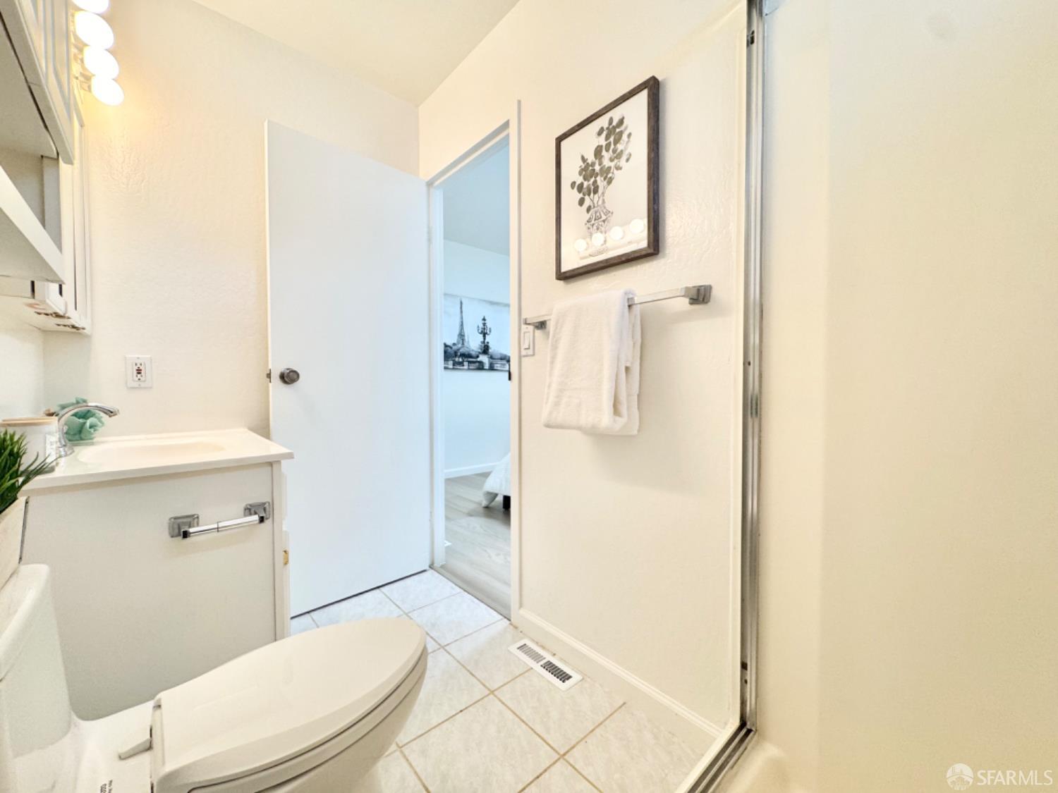Detail Gallery Image 28 of 53 For 949 Yosemite Dr, Pacifica,  CA 94044 - 3 Beds | 2 Baths