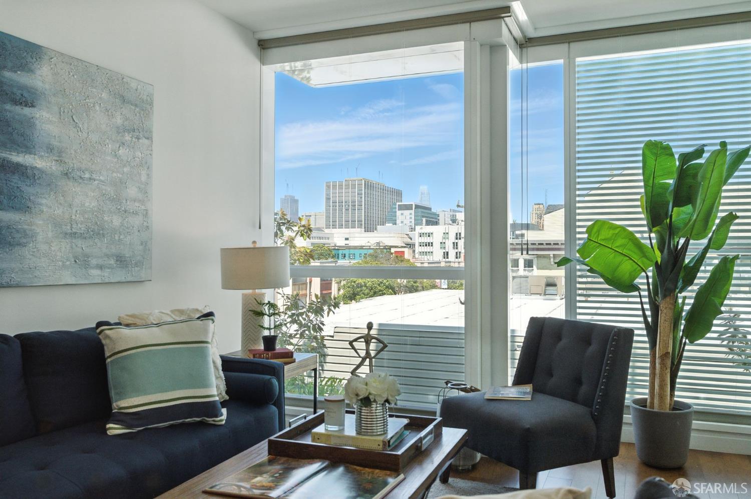 Photo #3: 425051177 Listing 