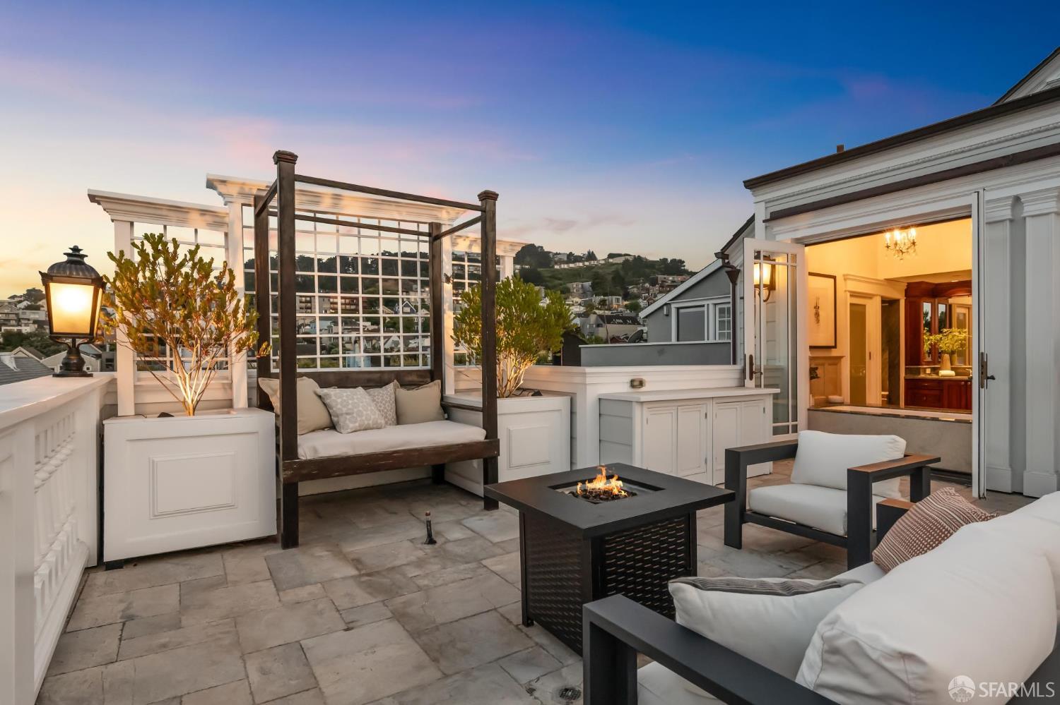 Detail Gallery Image 33 of 94 For 729 Douglass St, San Francisco,  CA 94114 - – Beds | – Baths