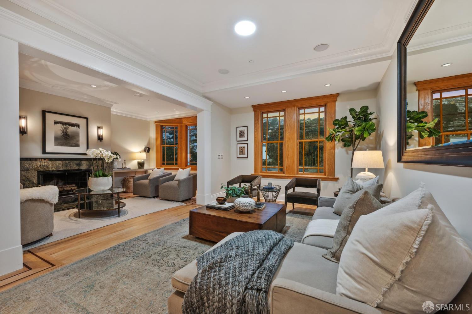 Detail Gallery Image 3 of 94 For 729 Douglass St, San Francisco,  CA 94114 - – Beds | – Baths