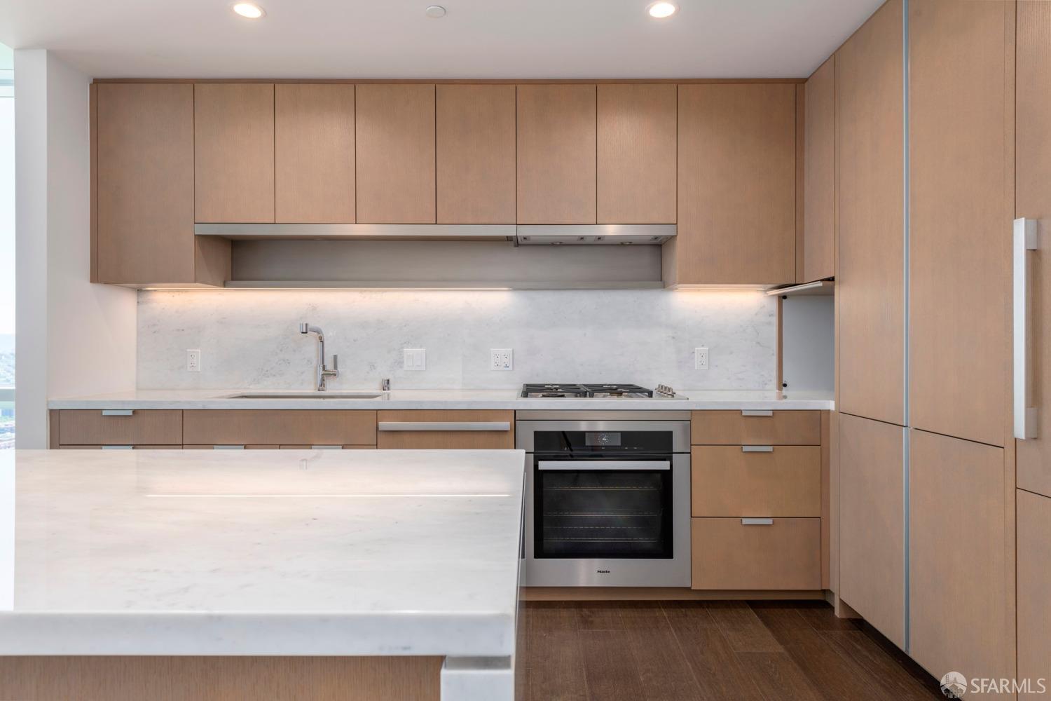 Detail Gallery Image 4 of 45 For 488 Folsom St #4305,  San Francisco,  CA 94105 - 2 Beds | 2/1 Baths