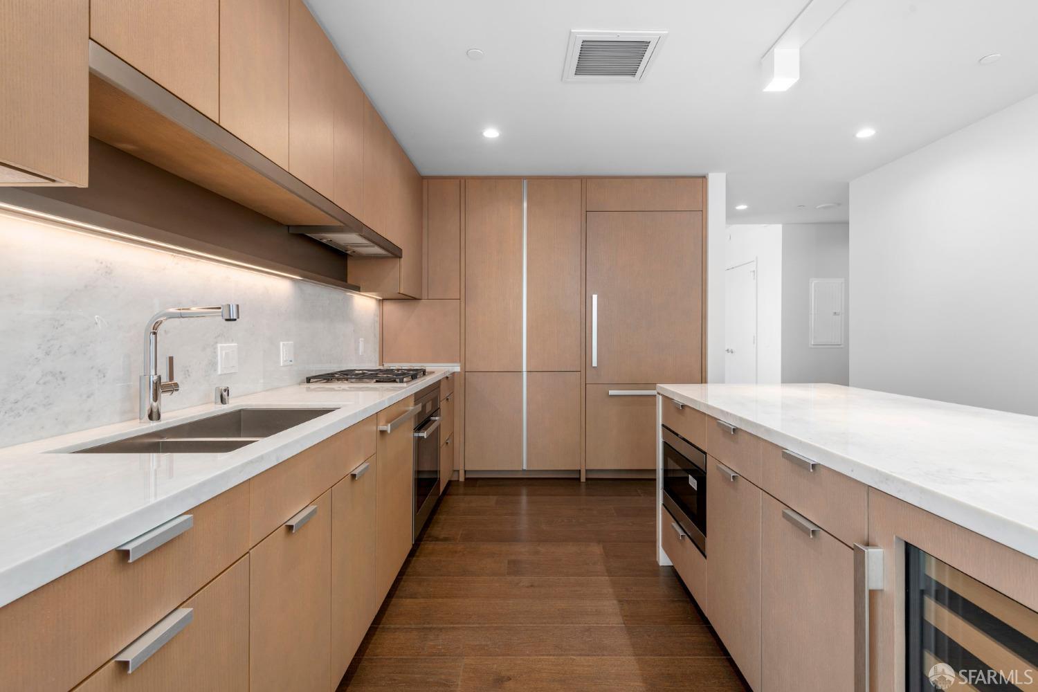 Detail Gallery Image 6 of 45 For 488 Folsom St #4305,  San Francisco,  CA 94105 - 2 Beds | 2/1 Baths