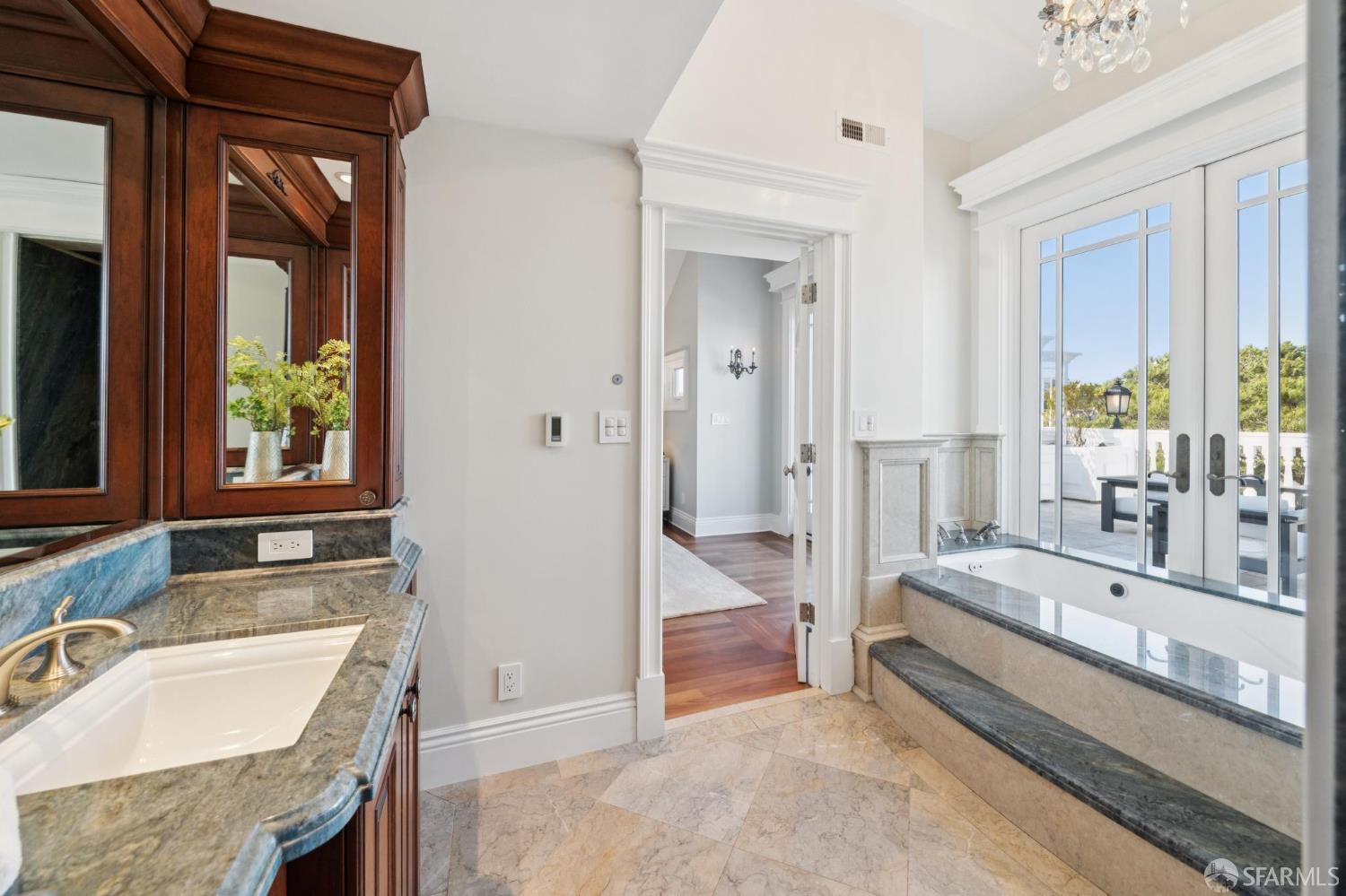 Detail Gallery Image 30 of 94 For 729 Douglass St, San Francisco,  CA 94114 - – Beds | – Baths