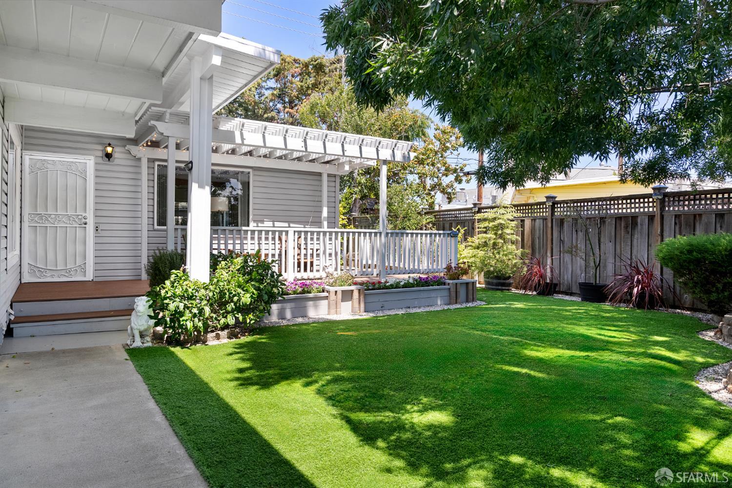 Detail Gallery Image 2 of 38 For 1811 Hamlet St, San Mateo,  CA 94403 - 3 Beds | 2 Baths