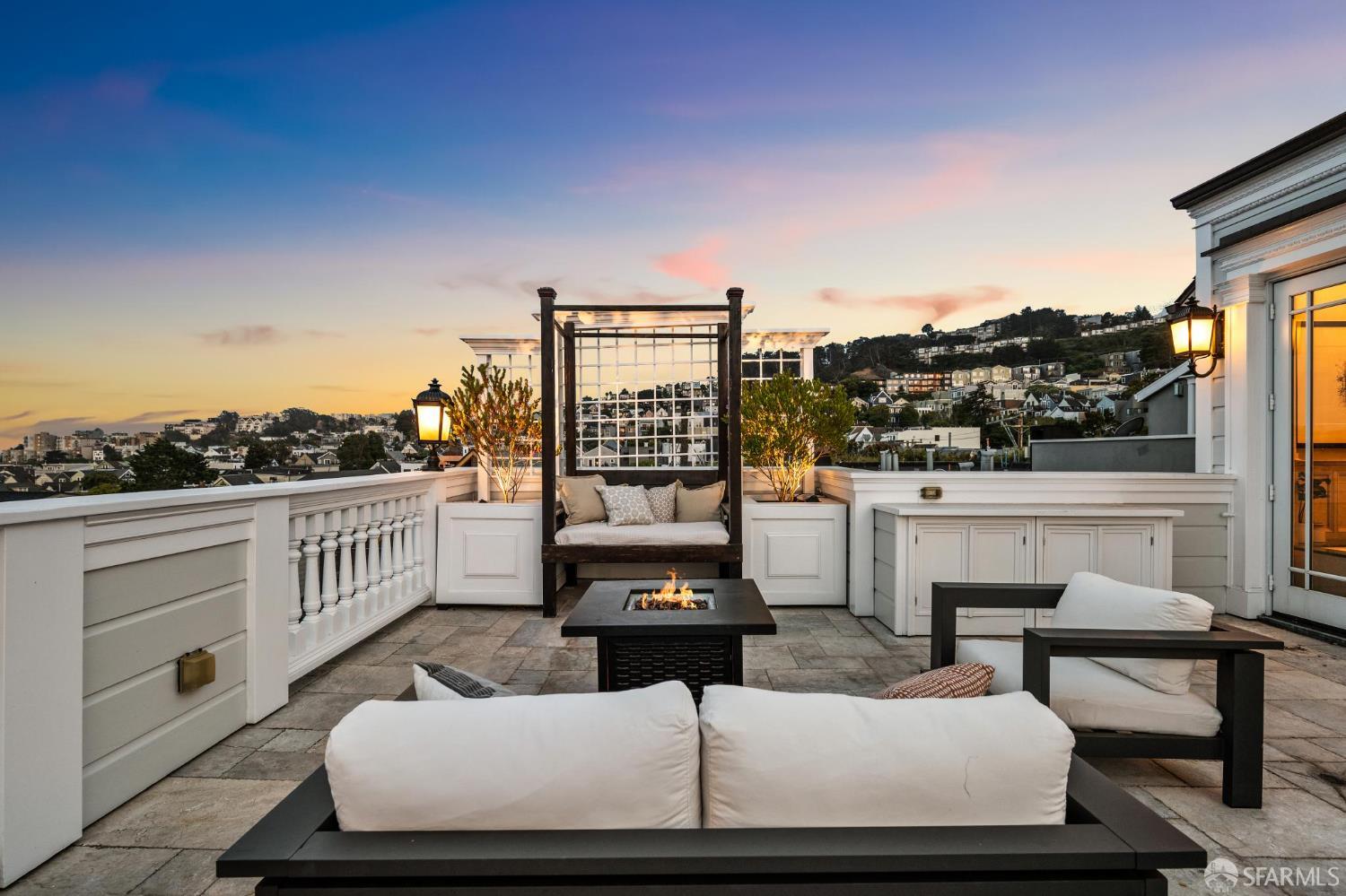 Detail Gallery Image 35 of 94 For 729 Douglass St, San Francisco,  CA 94114 - – Beds | – Baths