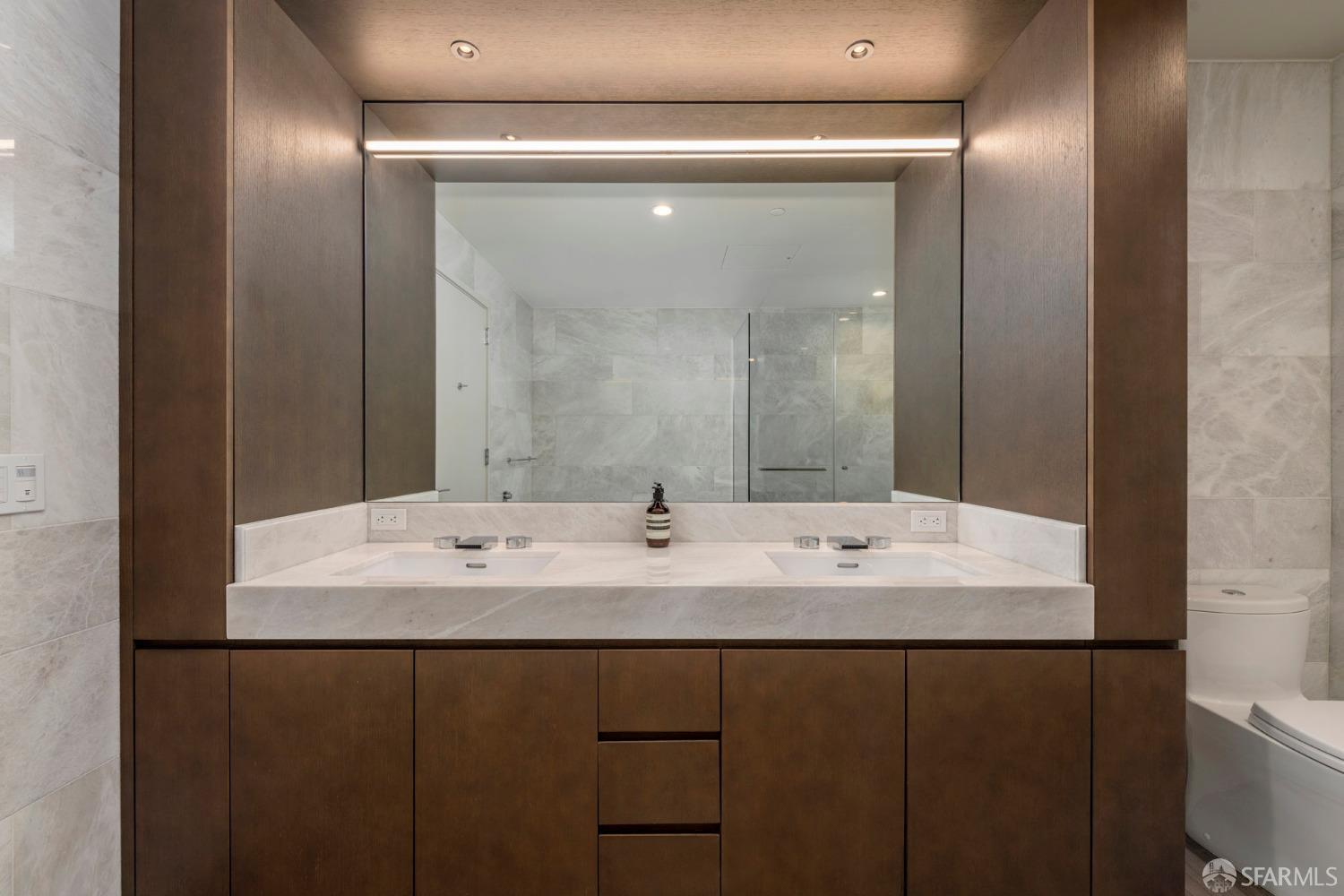 Detail Gallery Image 17 of 45 For 488 Folsom St #4305,  San Francisco,  CA 94105 - 2 Beds | 2/1 Baths