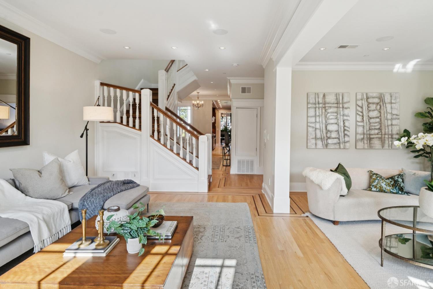 Detail Gallery Image 6 of 94 For 729 Douglass St, San Francisco,  CA 94114 - – Beds | – Baths