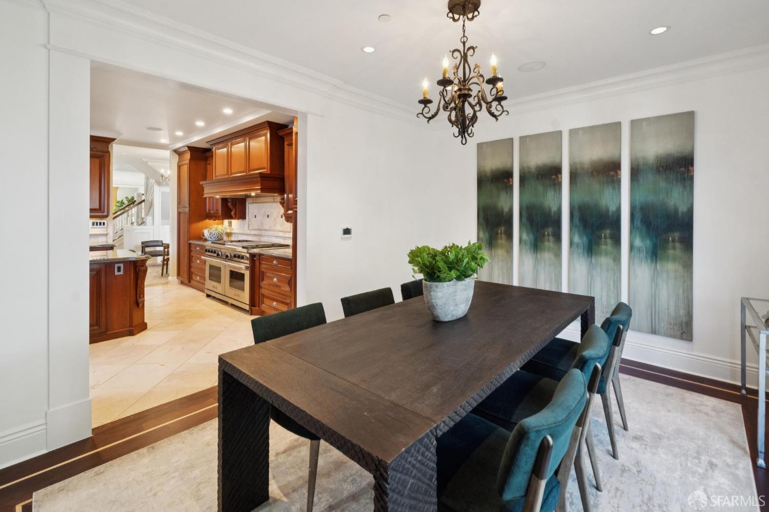 Detail Gallery Image 15 of 93 For 729 Douglass St, San Francisco,  CA 94114 - 7 Beds | 7 Baths