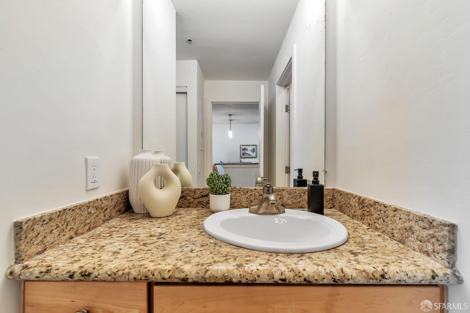 Detail Gallery Image 9 of 37 For 6400 Christie Ave #4415,  Emeryville,  CA 94608 - 1 Beds | 1 Baths