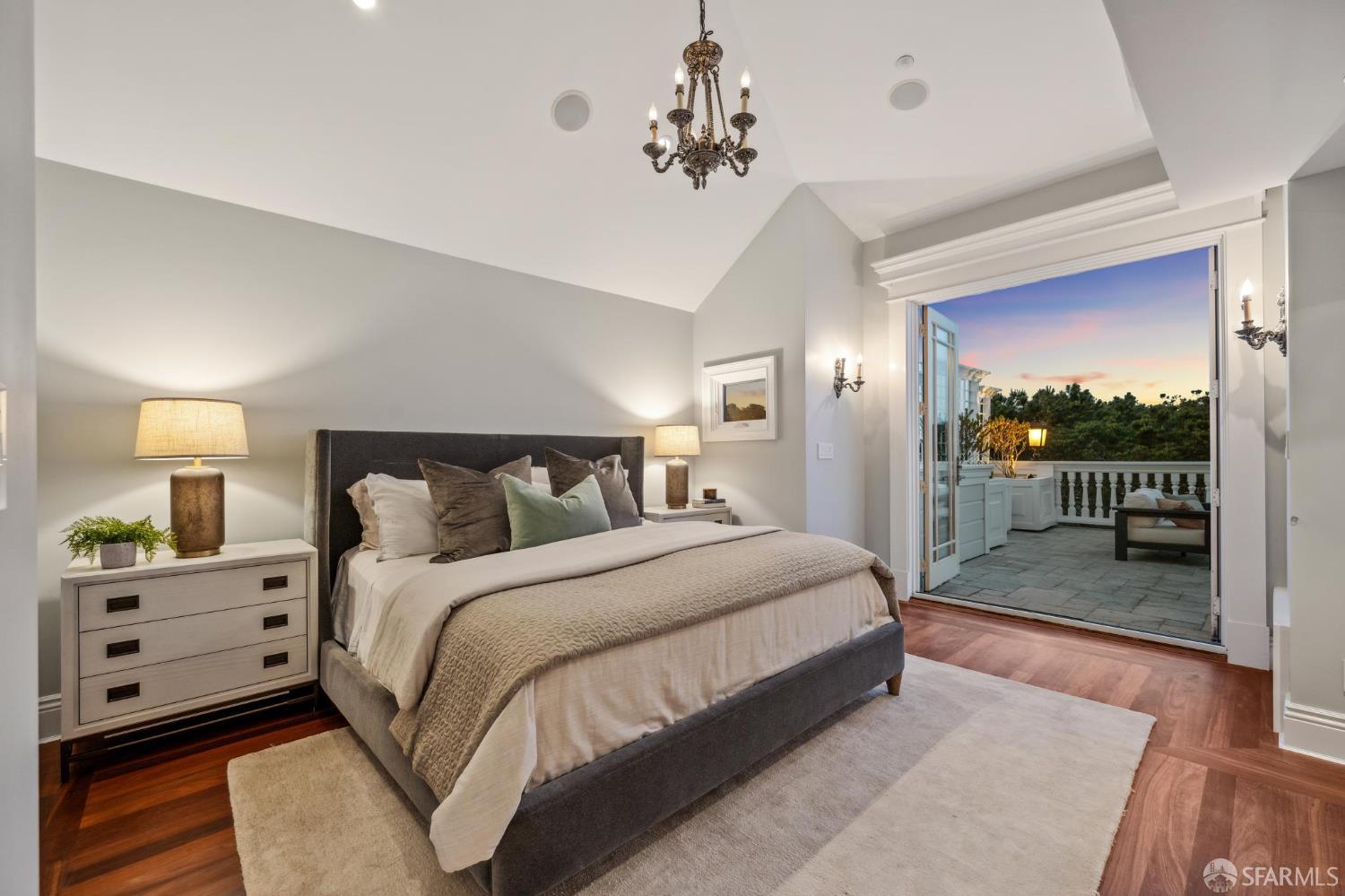 Detail Gallery Image 28 of 94 For 729 Douglass St, San Francisco,  CA 94114 - – Beds | – Baths