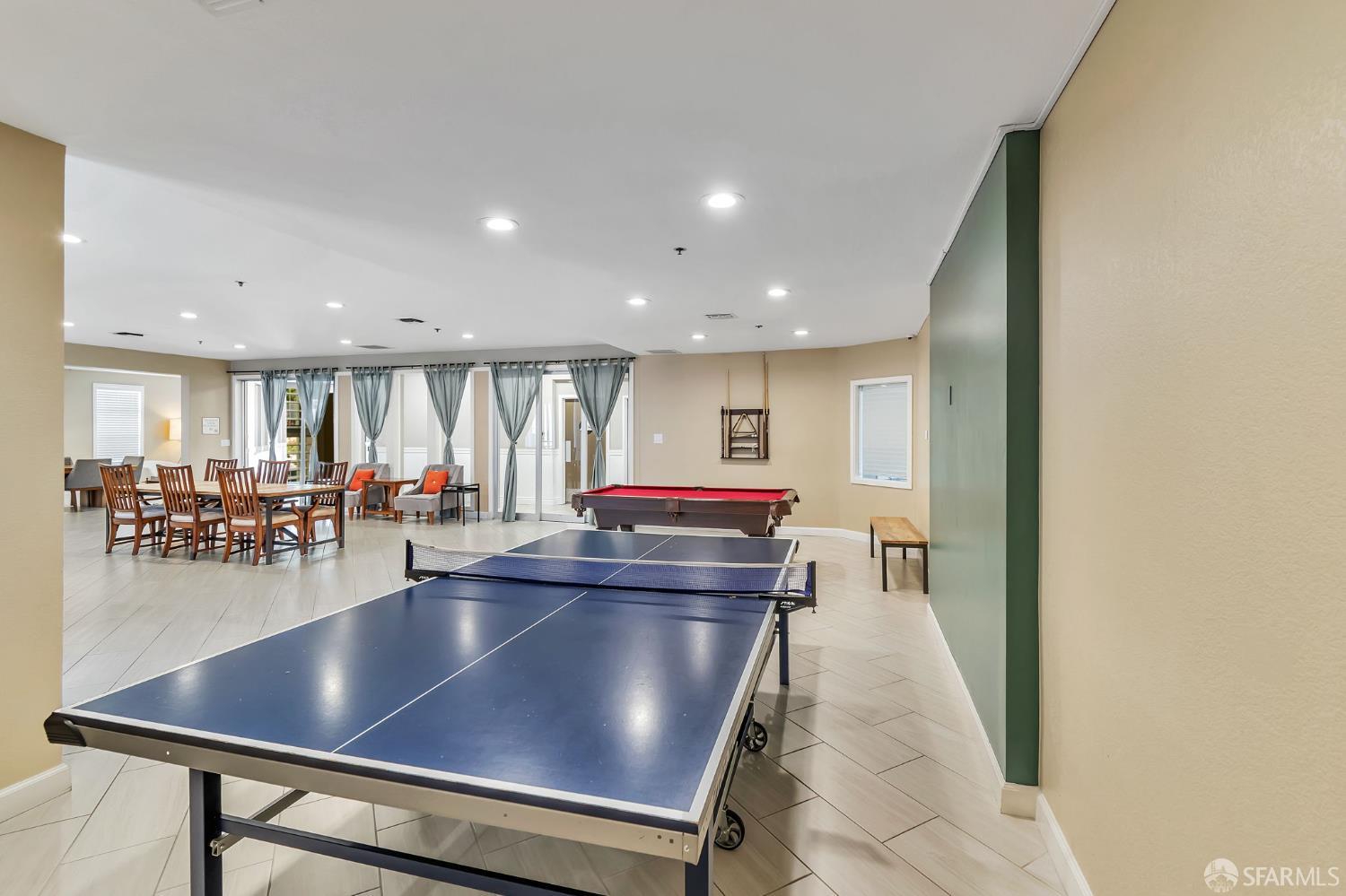 Detail Gallery Image 17 of 37 For 6400 Christie Ave #4415,  Emeryville,  CA 94608 - 1 Beds | 1 Baths