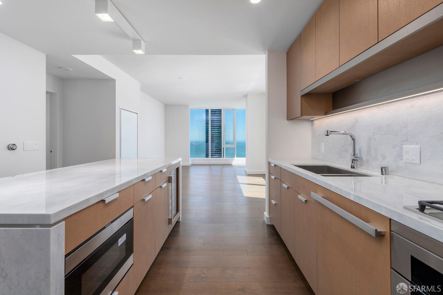 Detail Gallery Image 5 of 45 For 488 Folsom St #4305,  San Francisco,  CA 94105 - 2 Beds | 2/1 Baths