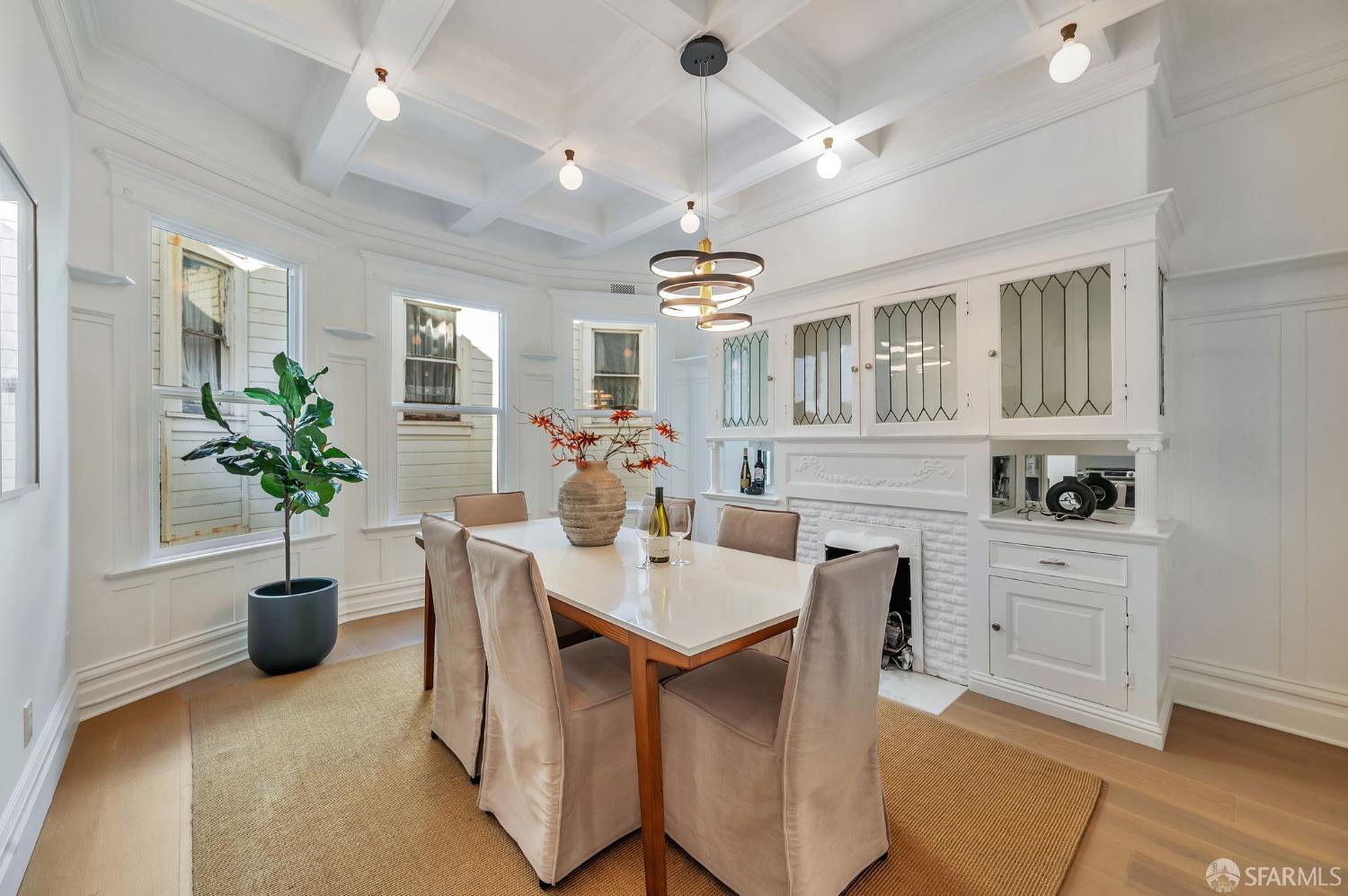 Photo #8: 425049936 Listing: Photo #8